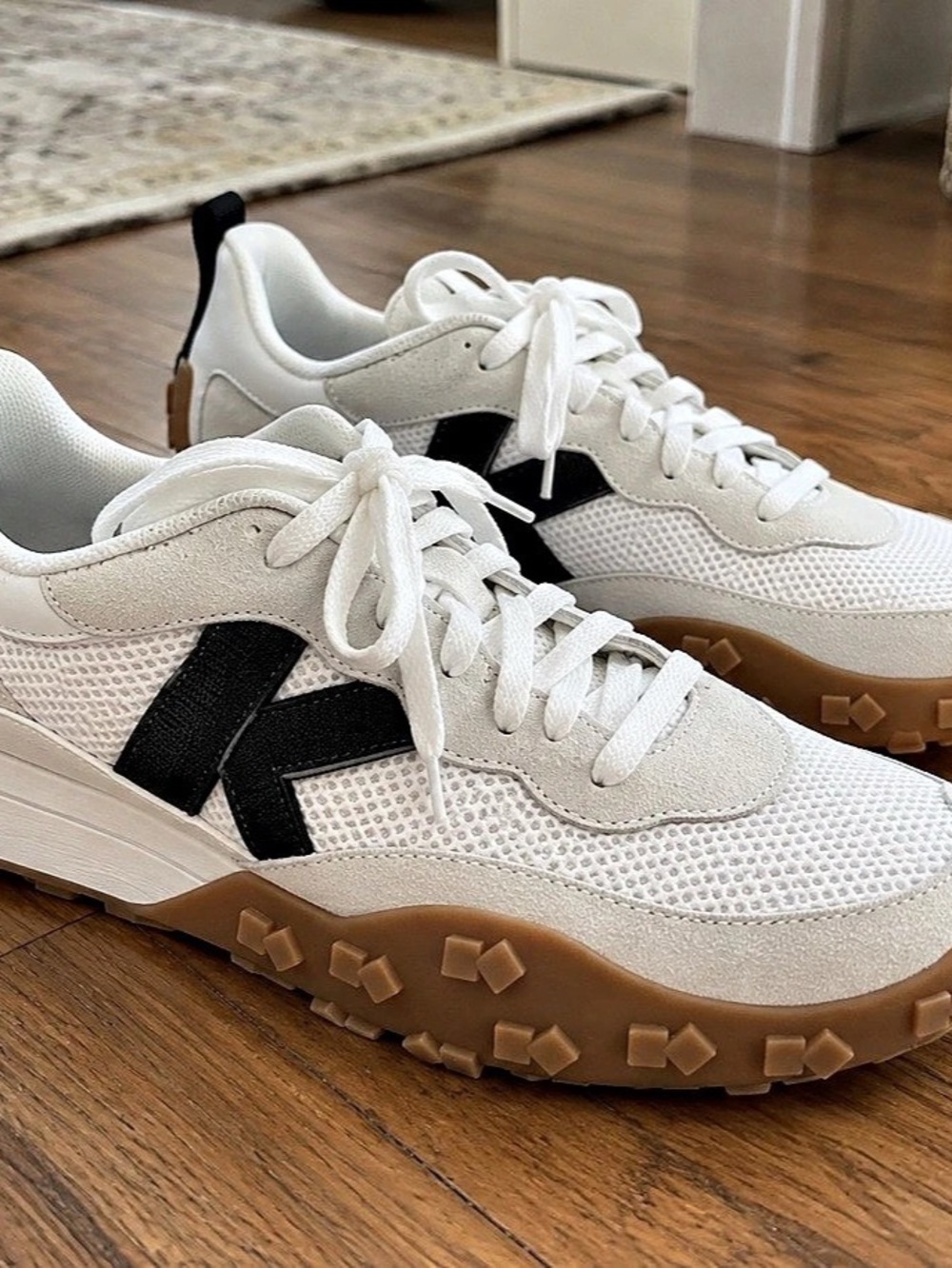 Kate Spade Kae Runner Sneakers in White & Black Like New